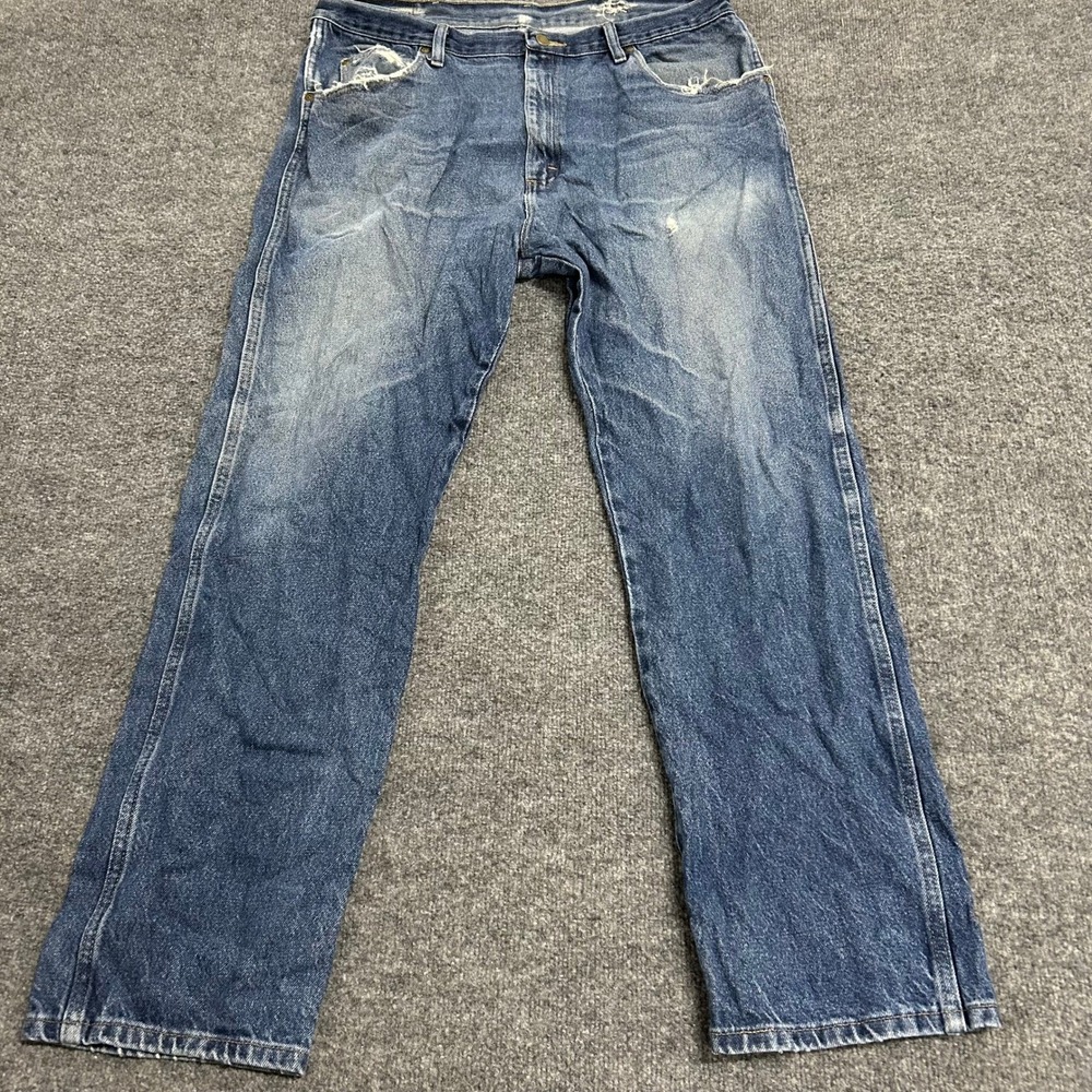 Wrangler Jeans Mens Size 38x32 Blue Regular Fit Distressed Denim Workwear